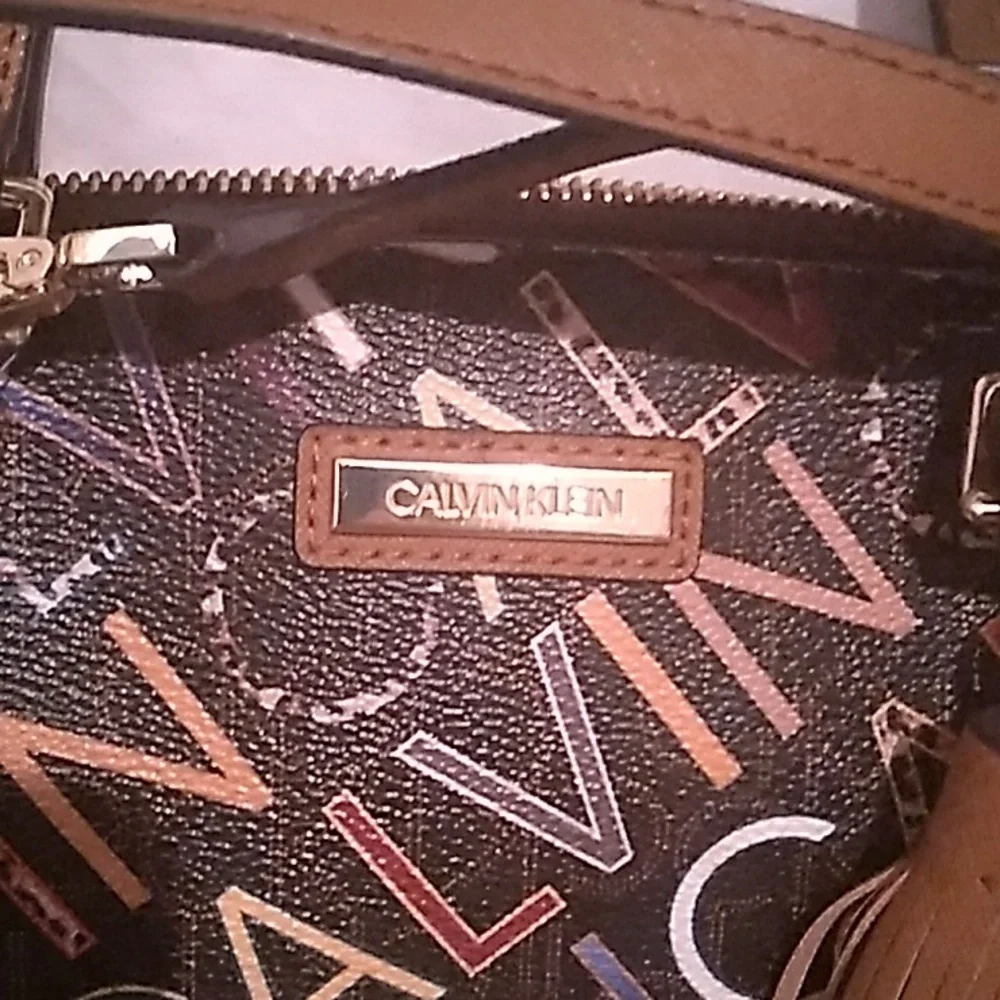 Calvin Klein Bag with Dark Background and Monogram Print (L1) - Picture 3 of 14